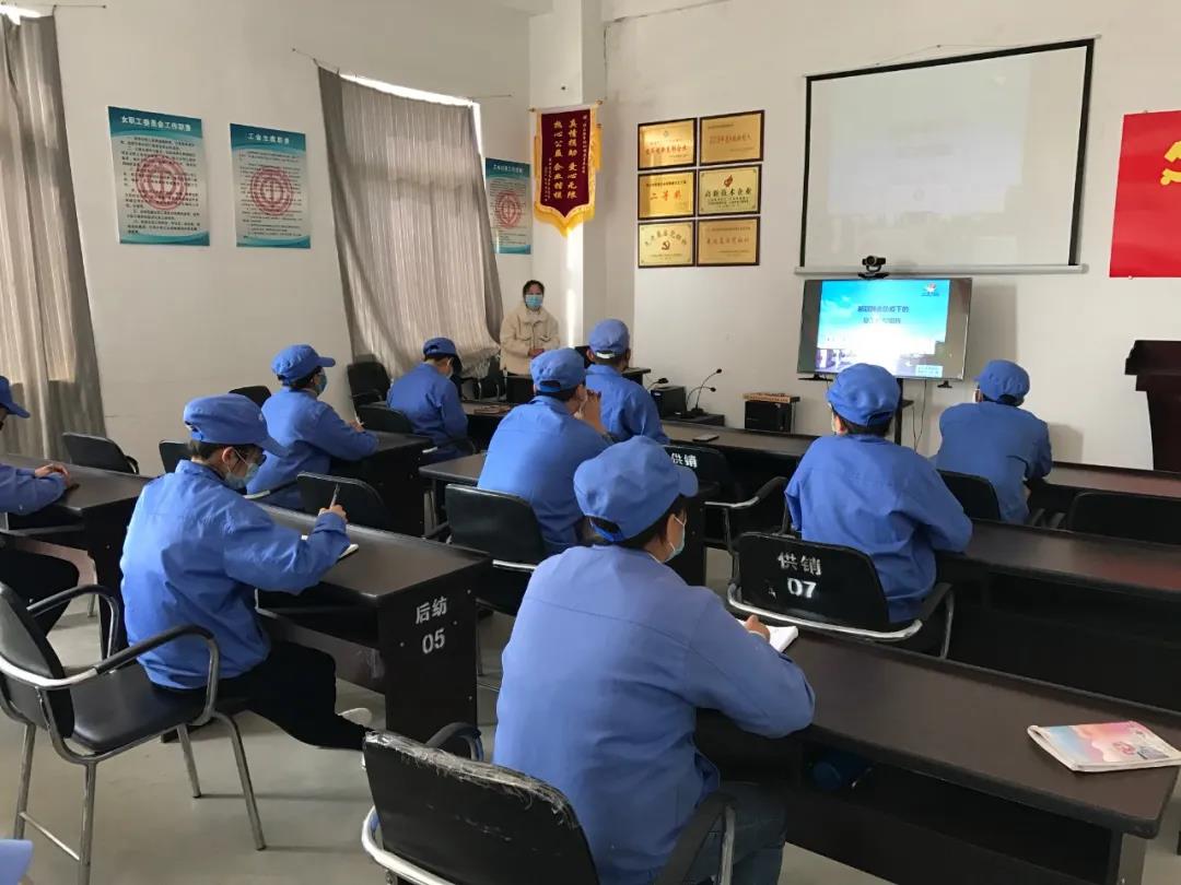 為企業(yè)、工廠等復(fù)工人員聚集地?開展疫情健康防護(hù)知識(shí)培訓(xùn)
