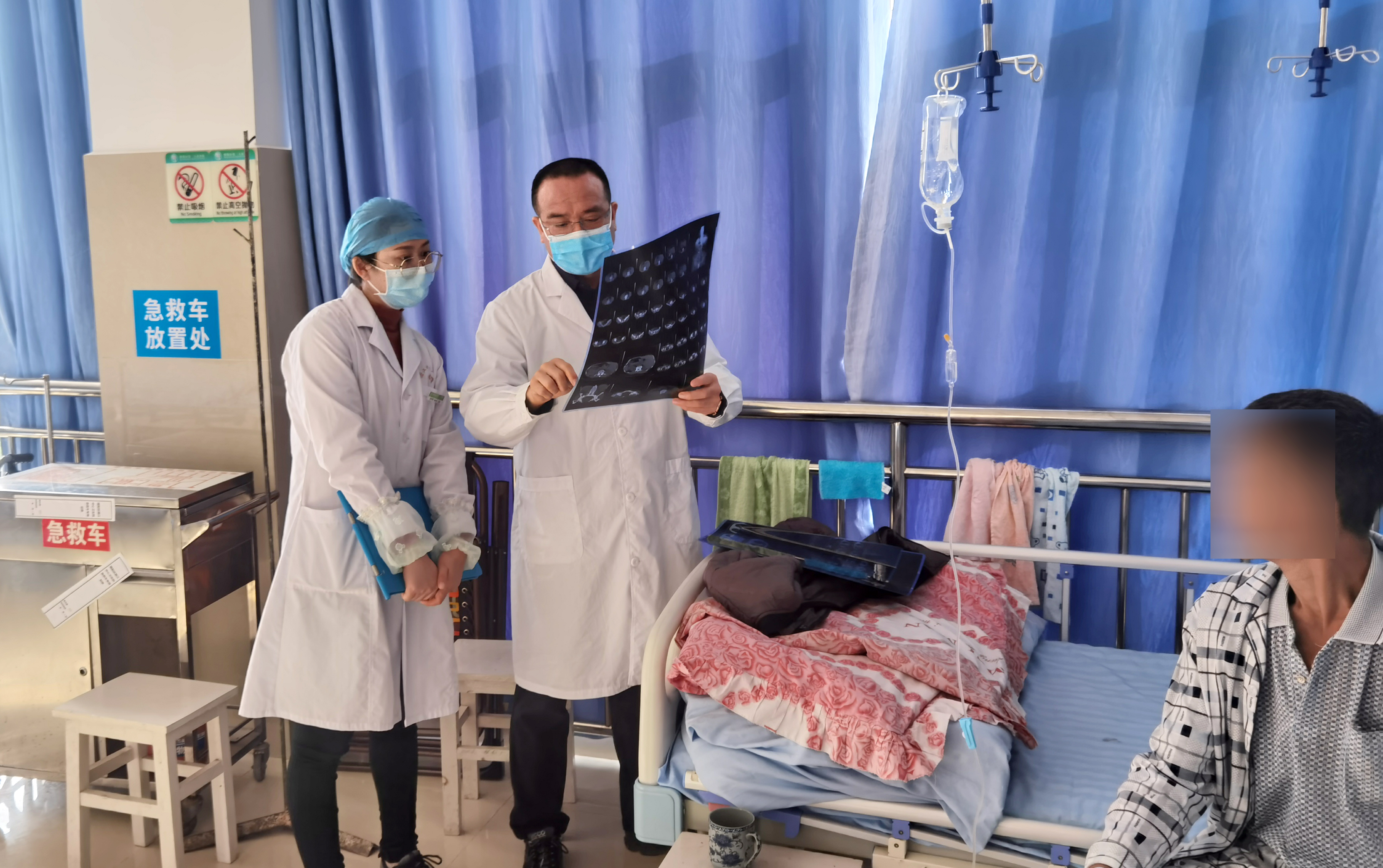 腫瘤科張穎東主任赴潞江鎮(zhèn)中心衛(wèi)生院開展坐診、查房及學(xué)術(shù)交流